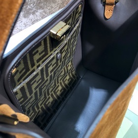 FENDI Мягкая сумка Peekaboo из матовой кожи С плечевым ремнем Раз