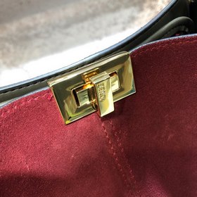 FENDI Мягкая сумка Peekaboo из матовой кожи С плечевым ремнем Раз