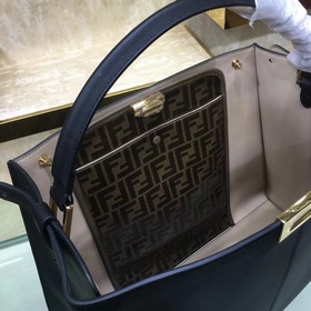 Сумка FENDI peekaboo Мягкая телячья кожа в сочетании с FF Просто
