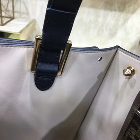 Сумка FENDI peekaboo Мягкая телячья кожа в сочетании с FF Просто