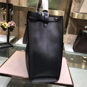 Сумка FENDI peekaboo Мягкая телячья кожа в сочетании с FF Просто