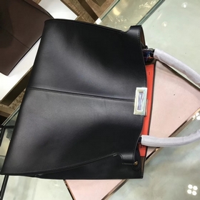 Сумка FENDI peekaboo Мягкая телячья кожа в сочетании с FF Просто