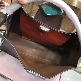 Сумка FENDI peekaboo Мягкая телячья кожа в сочетании с FF Просто