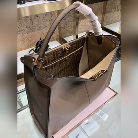 Сумка FENDI peekaboo Мягкая телячья кожа с логотипом FF Просторн