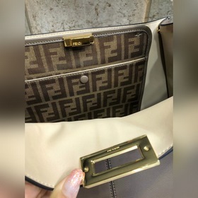 Сумка FENDI peekaboo Мягкая телячья кожа с логотипом FF Просторн