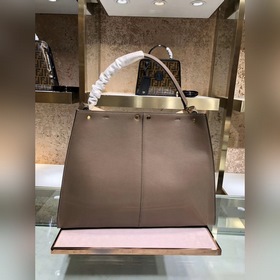 Сумка FENDI peekaboo Мягкая телячья кожа с логотипом FF Просторн