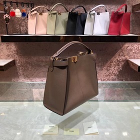 Сумка FENDI peekaboo Усовершенствованная сумка из мягкой телячьей