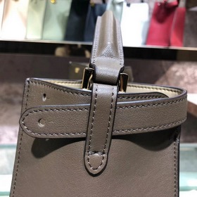 Сумка FENDI peekaboo Усовершенствованная сумка из мягкой телячьей