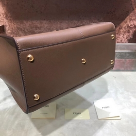Сумка FENDI peekaboo Усовершенствованная сумка из мягкой телячьей