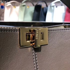 Сумка FENDI peekaboo Усовершенствованная сумка из мягкой телячьей