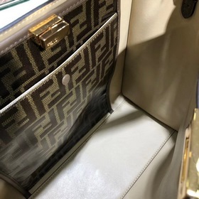 Сумка FENDI peekaboo Усовершенствованная сумка из мягкой телячьей