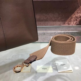 Сумка FENDI peekaboo Усовершенствованная сумка из мягкой телячьей