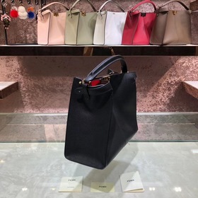 Сумка FENDI peekaboo Усовершенствованная сумка-клатч из мягкой те