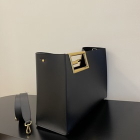 FENDI Way Большая черная сумка через плечо Изготовлена из телячь