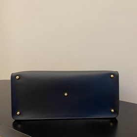 FENDI Way Большая черная сумка через плечо Изготовлена из телячь