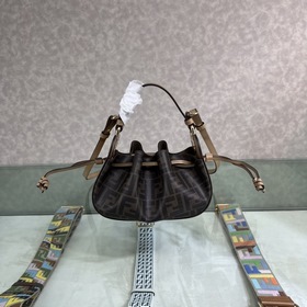 FENDI POMODORIN0 Коричневая мини-сумочка Модель S509 Изготовлена 