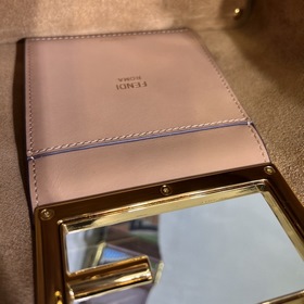 FENDI Way маленькая сумка цвета абрикос, модель 051S Изготовлена 
