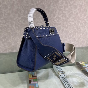 FENDI Peekaboo синяя сумка маленького размера Изготовлена из кож