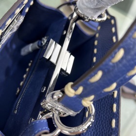 FENDI Peekaboo синяя сумка маленького размера Изготовлена из кож
