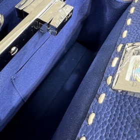FENDI Peekaboo синяя сумка маленького размера Изготовлена из кож