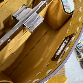 FENDI Peekaboo желтая сумка маленького размера Изготовлена из ко
