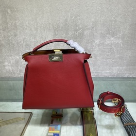 Сумка FENDI PEEKABOO ESSENTIALLY среднего размера Красный Материа