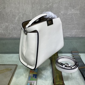 Сумка FENDI PEEKABOO ESSENTIALLY среднего размера Белый Материал：