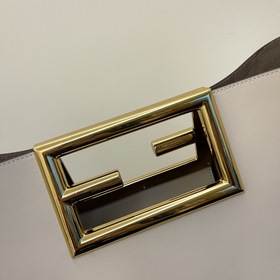 FENDI Way Большая сумка бежевого цвета с ручкой и ремнем через пл