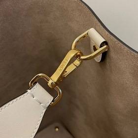 FENDI Way Большая сумка бежевого цвета с ручкой и ремнем через пл