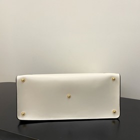 FENDI Way Большая сумка бежевого цвета с ручкой и ремнем через пл