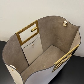 FENDI Way Большая сумка бежевого цвета с ручкой и ремнем через пл