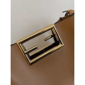 FENDI Way маленькая сумка карального цвета Изготовлена из телячье