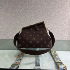 FENDI First большая сумка Изготовлена из фланели с вышитым узоро