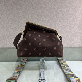 FENDI First большая сумка Изготовлена из фланели с вышитым узоро