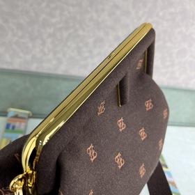 FENDI First большая сумка Изготовлена из фланели с вышитым узоро