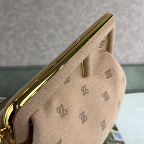 FENDI First большая сумка Изготовлена из фланели с вышитым узоро