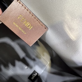 FENDI First большая сумка Изготовлена из фланели с вышитым узором