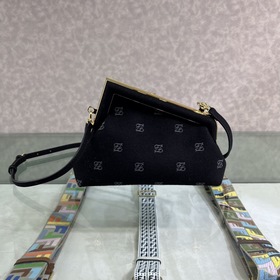FENDI First маленькая сумка Изготовлена из фланели с вышитым узор