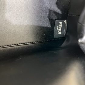 FENDI First маленькая сумка Изготовлена из фланели с вышитым узор