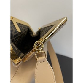 Сумка FENDI First среднего размера, светло-розового цвета Мягкая 