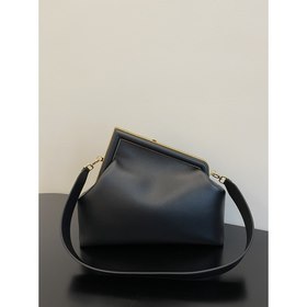 Средняя сумка FENDI First Черный Мягкая черная кожа наппа, фиксир