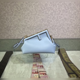 FENDI First маленькая сумка светло-голубого цвета Изготовлена из
