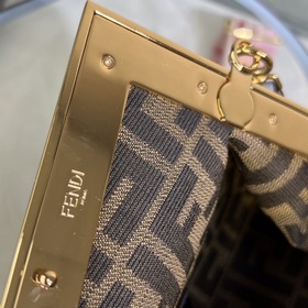 FENDI First маленькая сумка светло-голубого цвета Изготовлена из 
