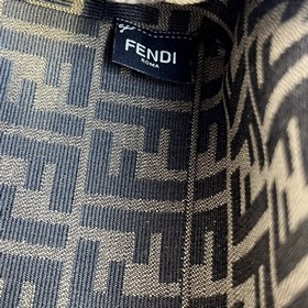 FENDI First маленькая сумка красная Изготовлена из мягкой кожи на