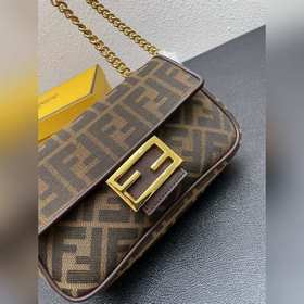 Сумка FENDI BAGUETTE с плечевым ремнем на цепочке Модель： 2330# 