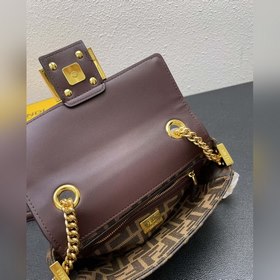 Сумка FENDI BAGUETTE с плечевым ремнем на цепочке Модель： 2330# 