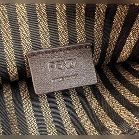 FENDI Геометрическая мини-сумка Черный Изготовлена из телячьей ко
