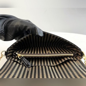 FENDI Геометрическая мини-сумка Черный Изготовлена из телячьей ко