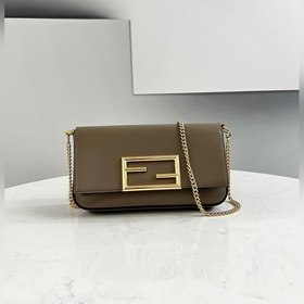 FENDI Геометрическая мини-сумка Серый Изготовлена из телячьей кож