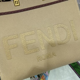 FENDI Средняя сумка-тоут из бежевого полотна Sunshine С тисненым